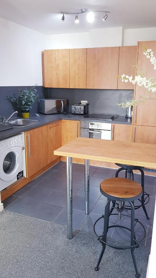 City Centre 1 Bed Apartment With Free On Site Parking With Cctv By Lets Relocations Birmingham Exterior photo