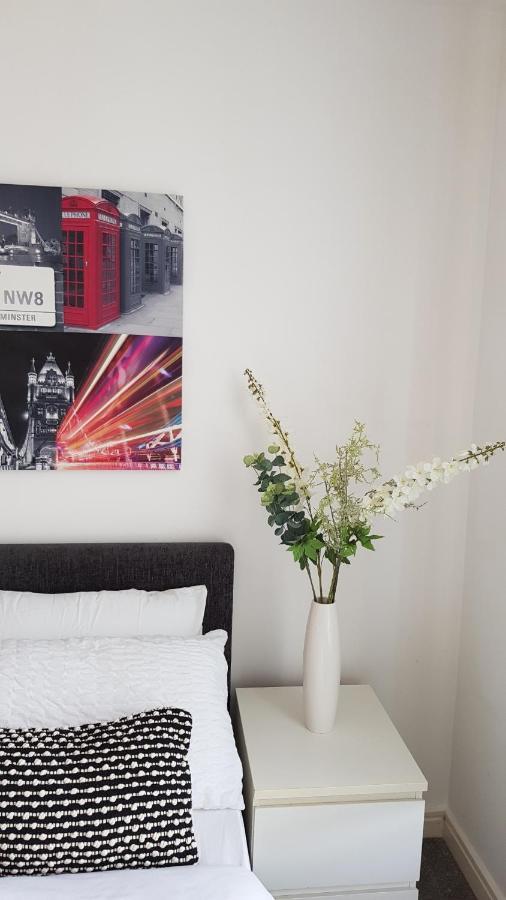 City Centre 1 Bed Apartment With Free On Site Parking With Cctv By Lets Relocations Birmingham Exterior photo